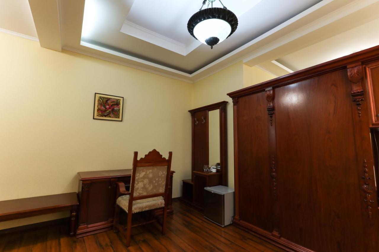 Aeetes Palace Kutaisi Esterno foto